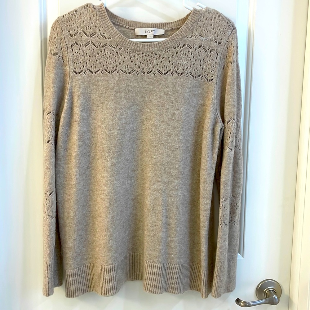 Women’s LOFT Tan Sweater size Large